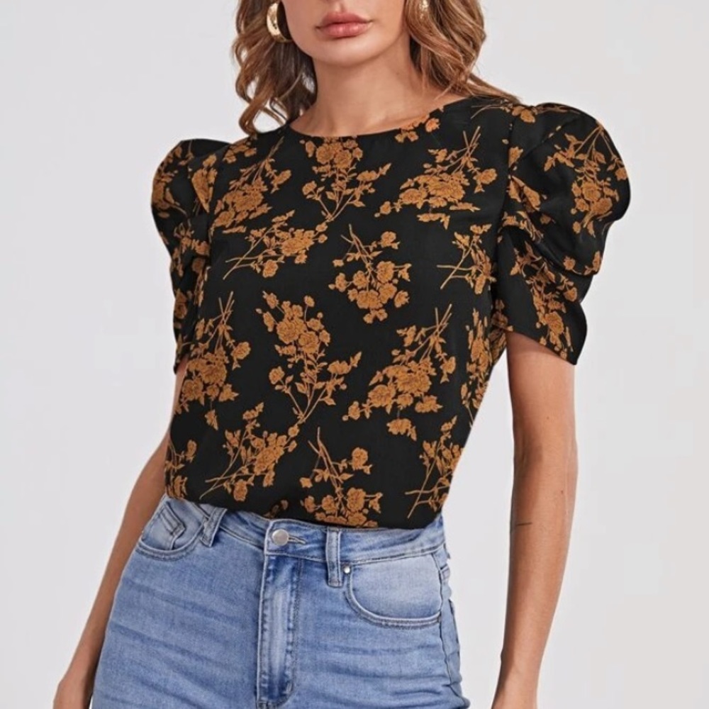Women’s floral print puff sleeve top - Picture 2 of 5